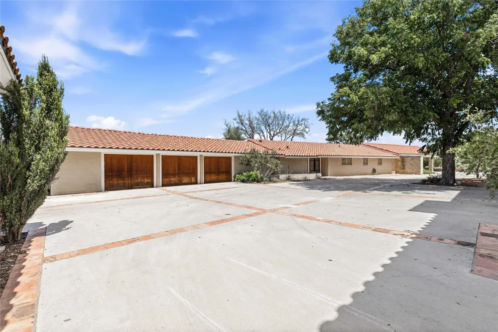 51 Oak Hill Circle Brownwood, TX 76801