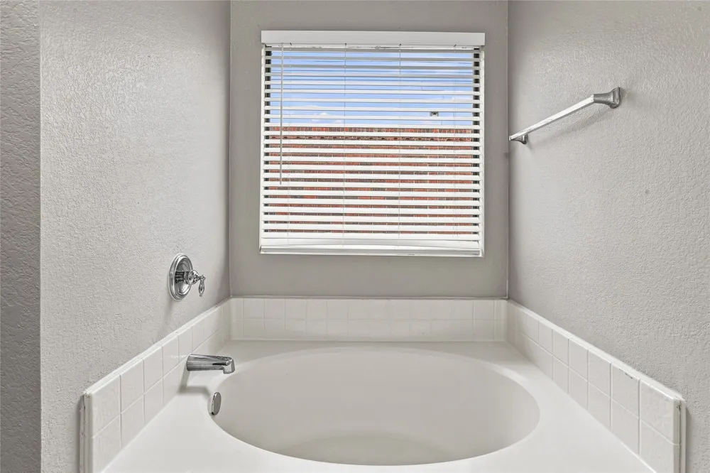5825 Show Master Lane Fort Worth, TX 76179