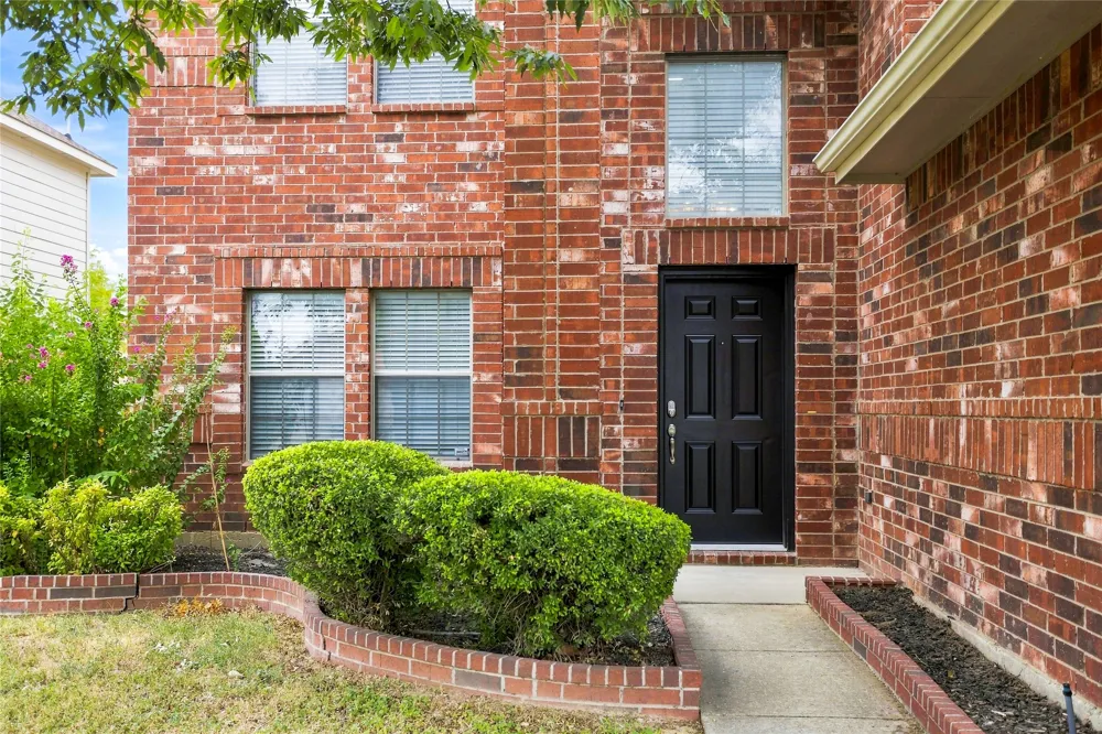 5825 Show Master Lane Fort Worth, TX 76179