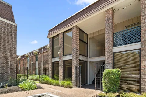 7575 Katy Freeway #18