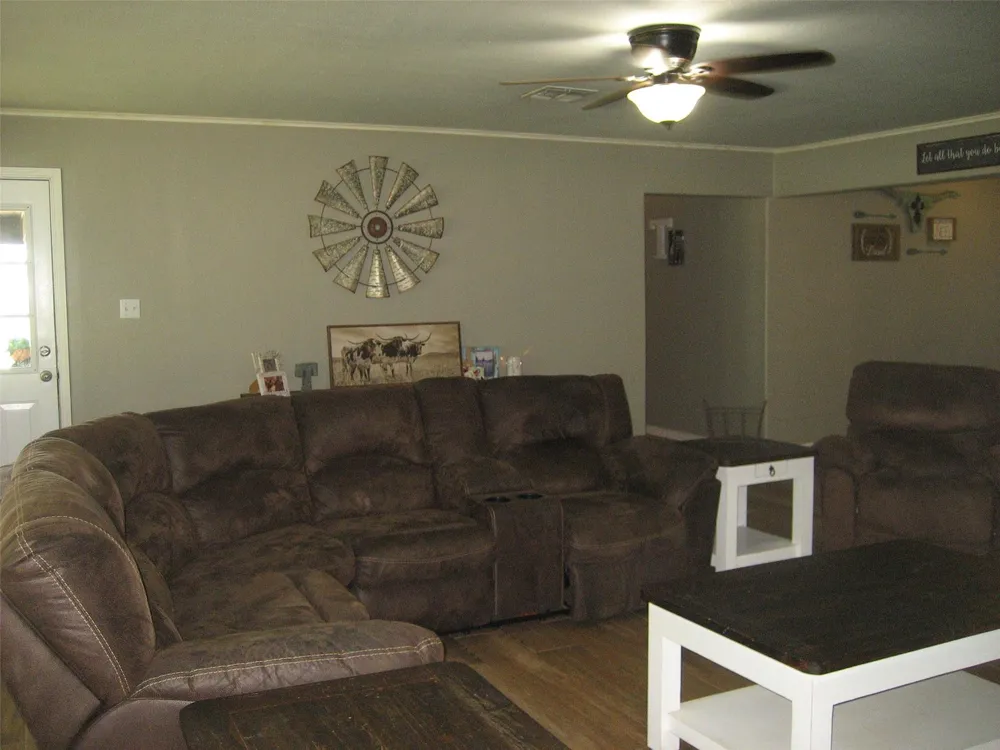 627 Fm-2423 Grapeland, TX 75844