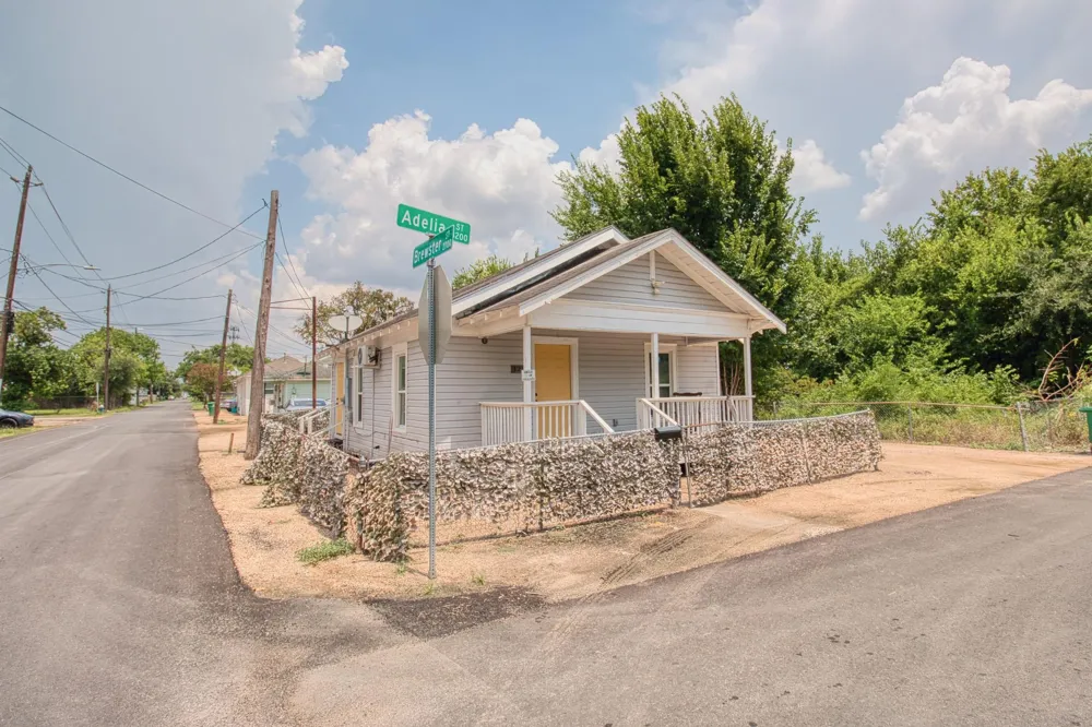 3201 Adelia Street Houston, TX 77026
