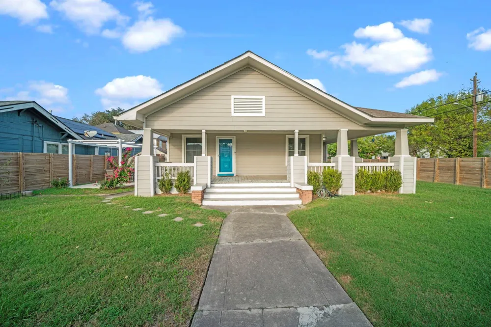 5711 Sherman Street Houston, TX 77011