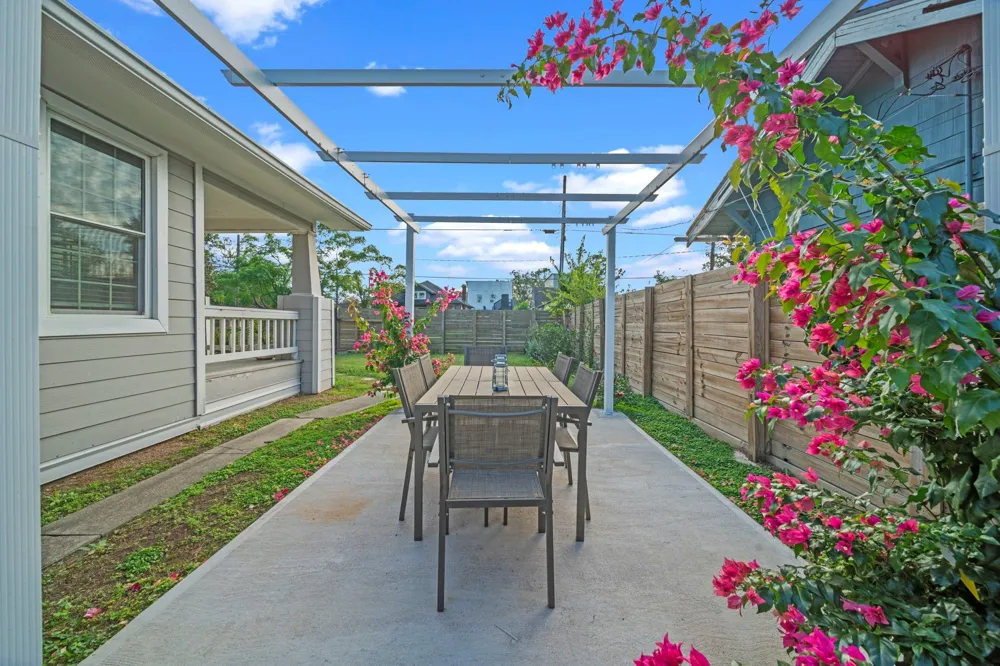 5711 Sherman Street Houston, TX 77011
