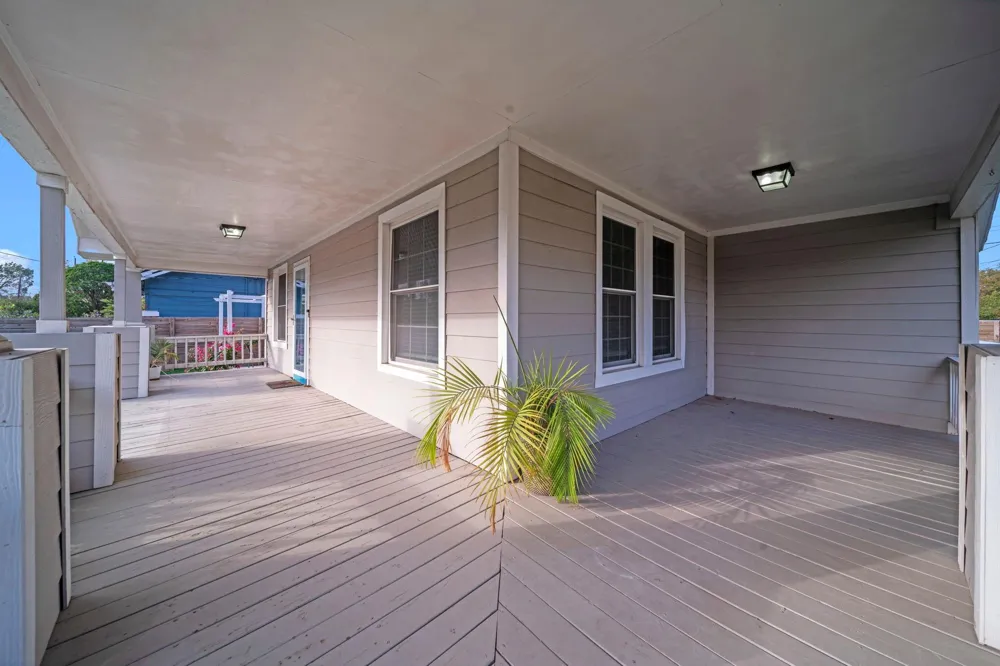 5711 Sherman Street Houston, TX 77011