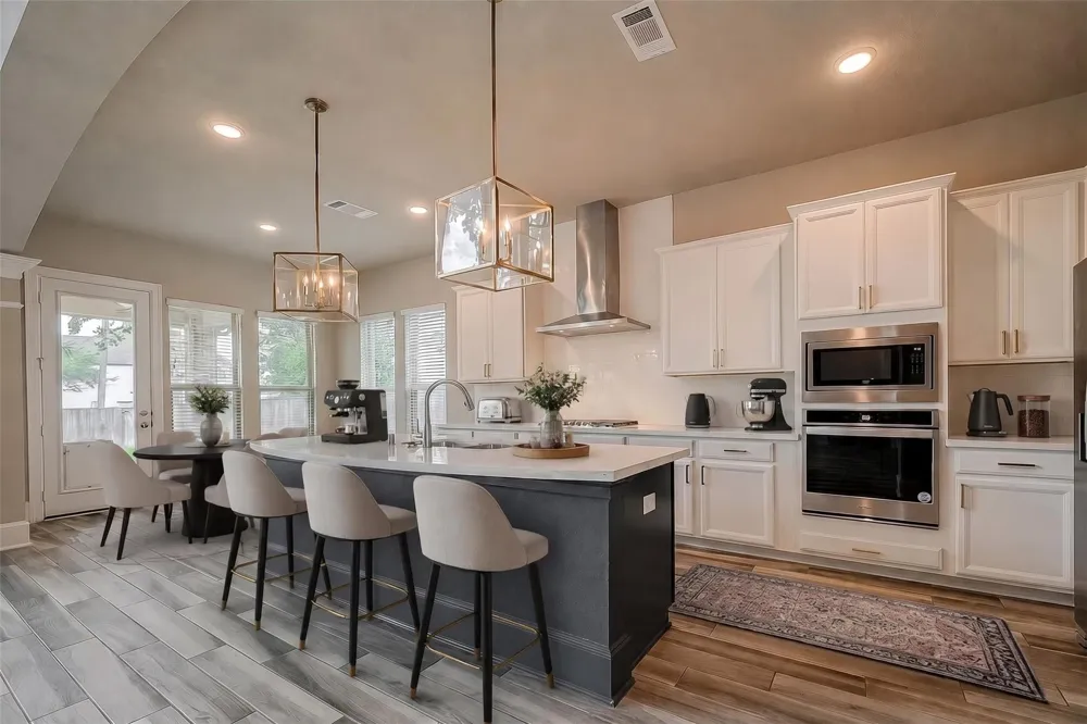 115 Winter Sunrise Circle Tomball, TX 77375