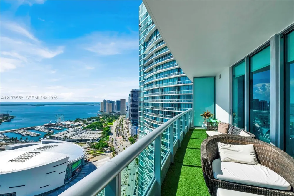 900 Biscayne Blvd #4403 Miami, FL 33132