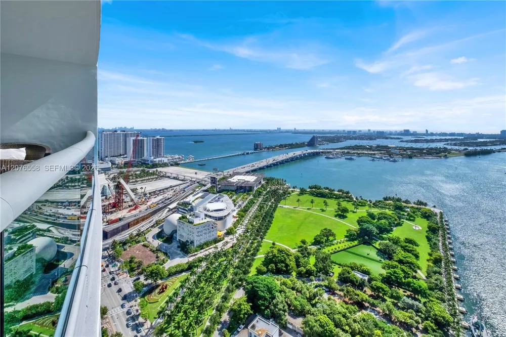 900 Biscayne Blvd #4403 Miami, FL 33132