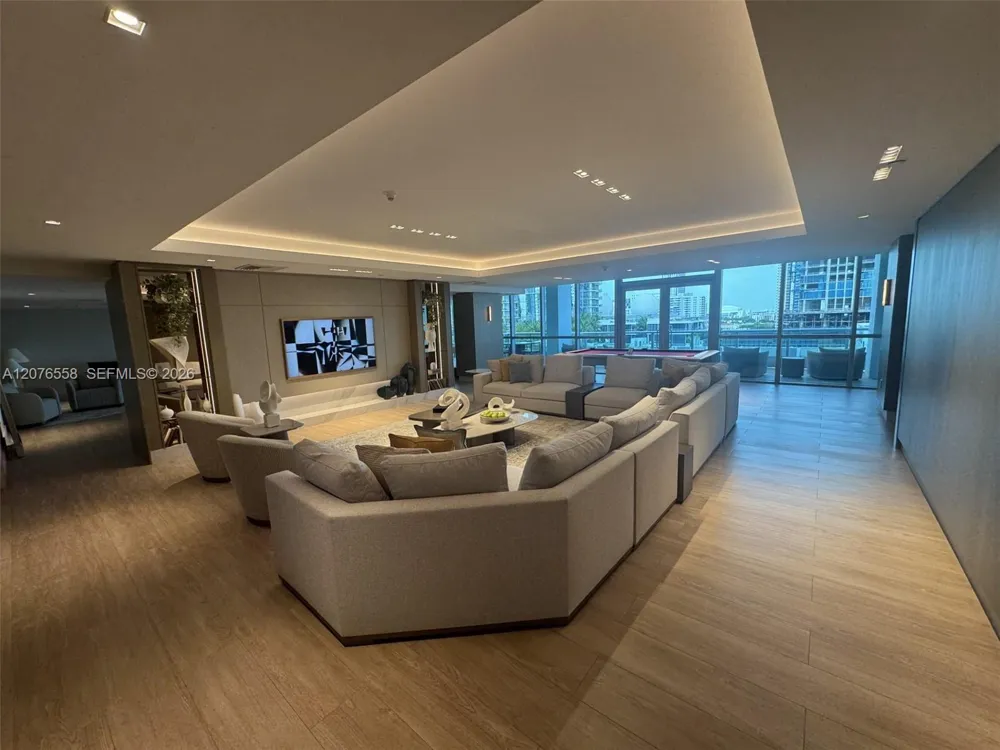 900 Biscayne Blvd #4403 Miami, FL 33132