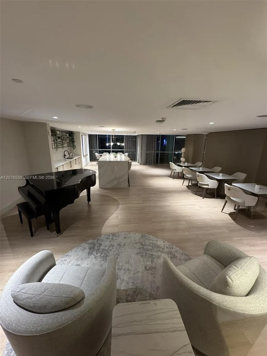 900 Biscayne Blvd #4403 Miami, FL 33132