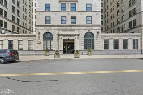 15 E Kirby #511 Street