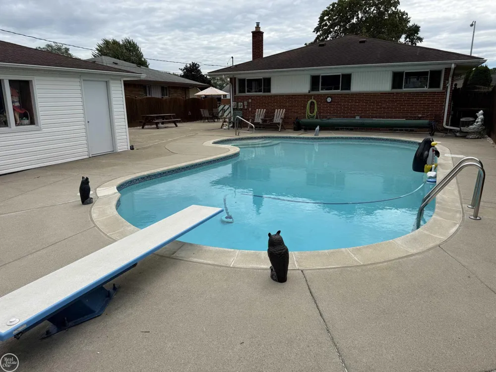 21009 Danbury Street Clinton Charter Township, MI 48035