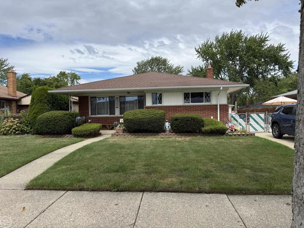 21009 Danbury Street Clinton Charter Township, MI 48035