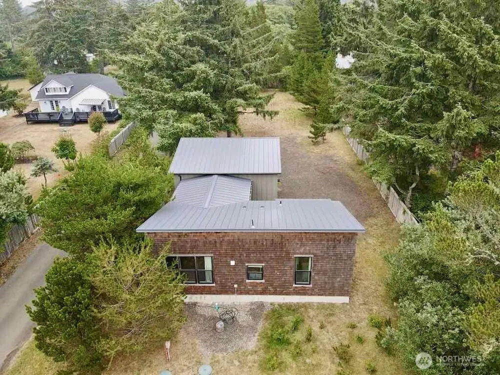 813 Salmonbery Beach Grayland, WA 98547