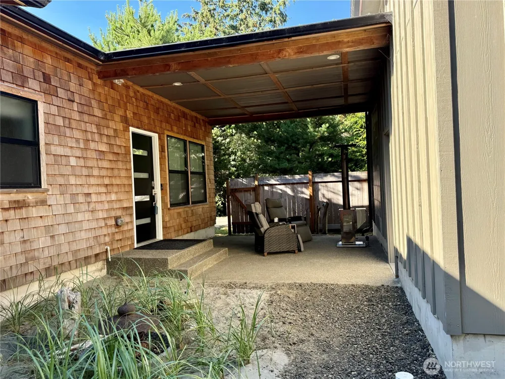 813 Salmonbery Beach Grayland, WA 98547