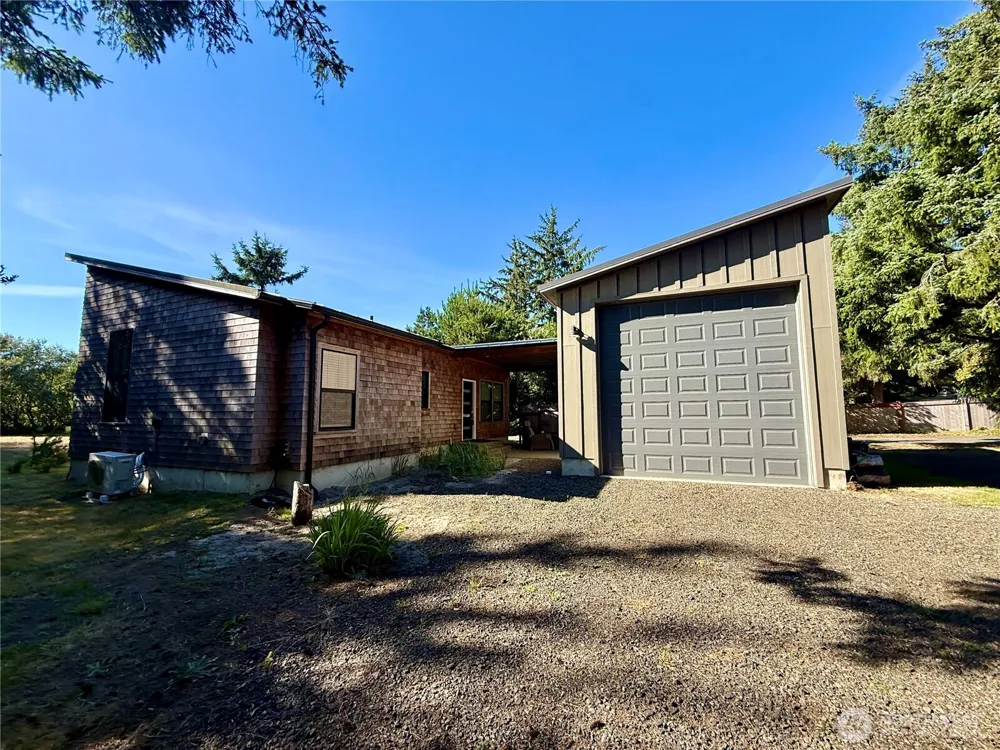 813 Salmonbery Beach Grayland, WA 98547