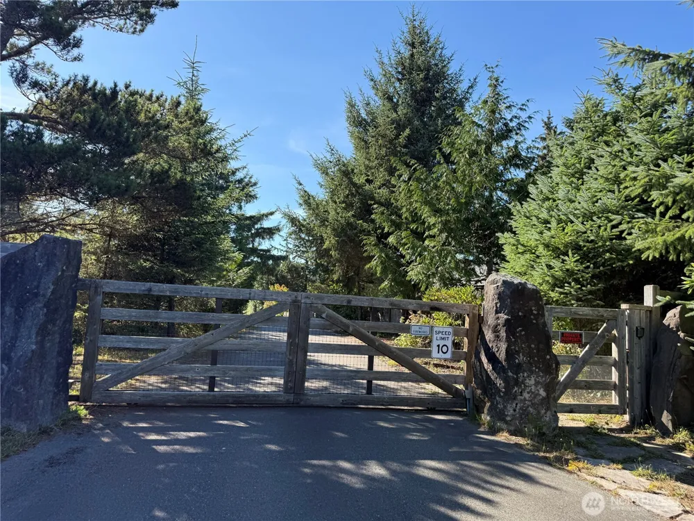 813 Salmonbery Beach Grayland, WA 98547