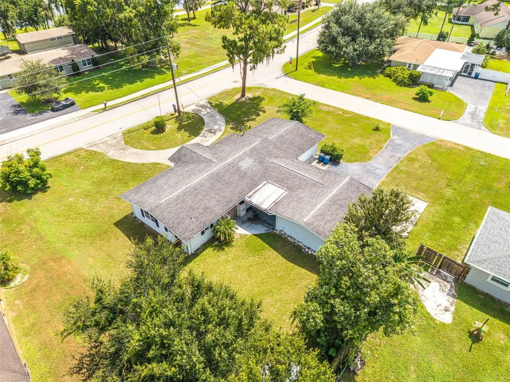 3510 LAKEVIEW DRIVE Sebring, FL 33870