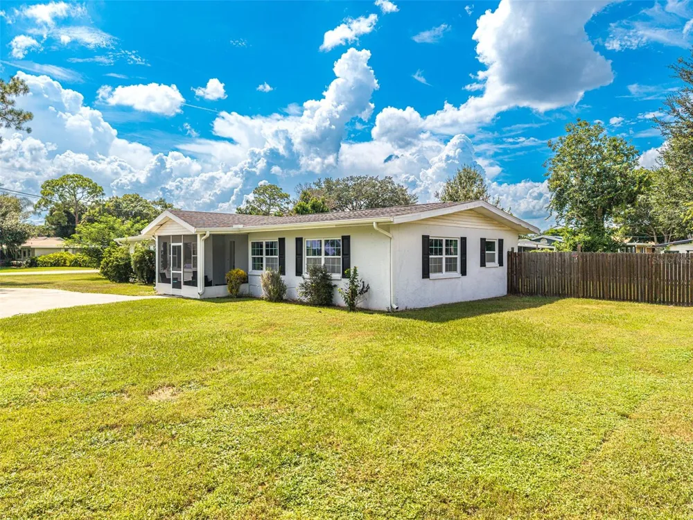 3510 LAKEVIEW DRIVE Sebring, FL 33870
