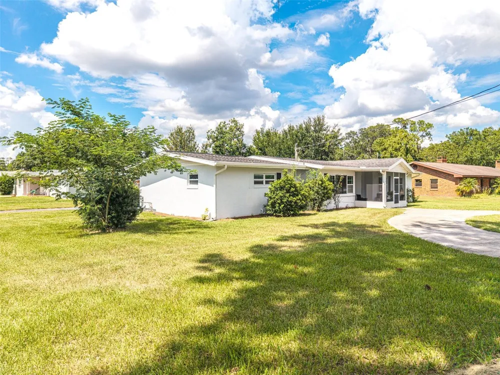 3510 LAKEVIEW DRIVE Sebring, FL 33870