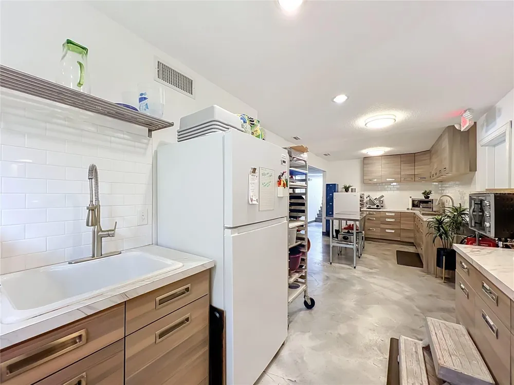 300 MAITLAND AVENUE Altamonte Springs, FL 32701