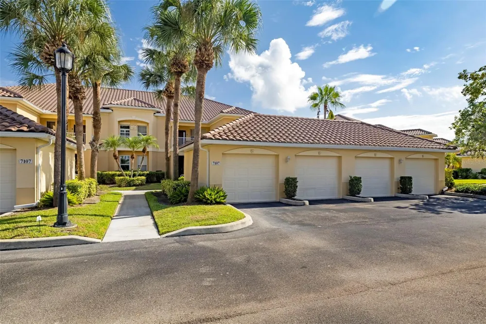 7107 BOCA GROVE PLACE #104 Lakewood Ranch, FL 34202