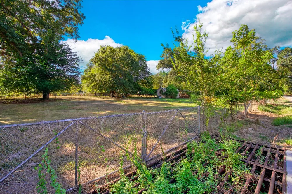 7 Lee Drive Huntsville, TX 77320