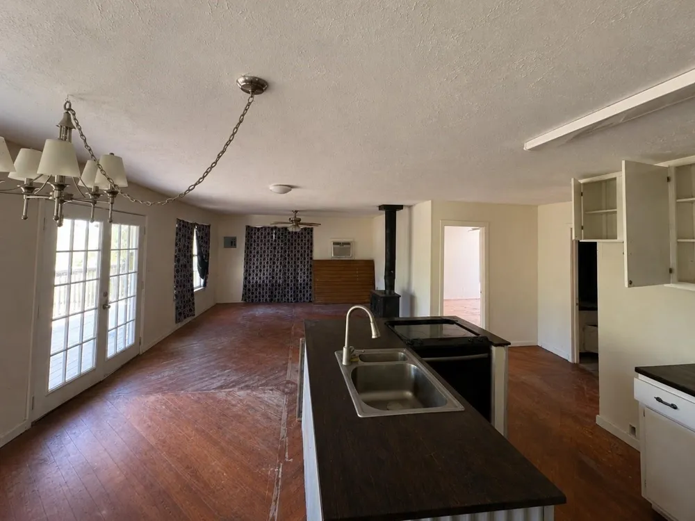 7 Lee Drive Huntsville, TX 77320