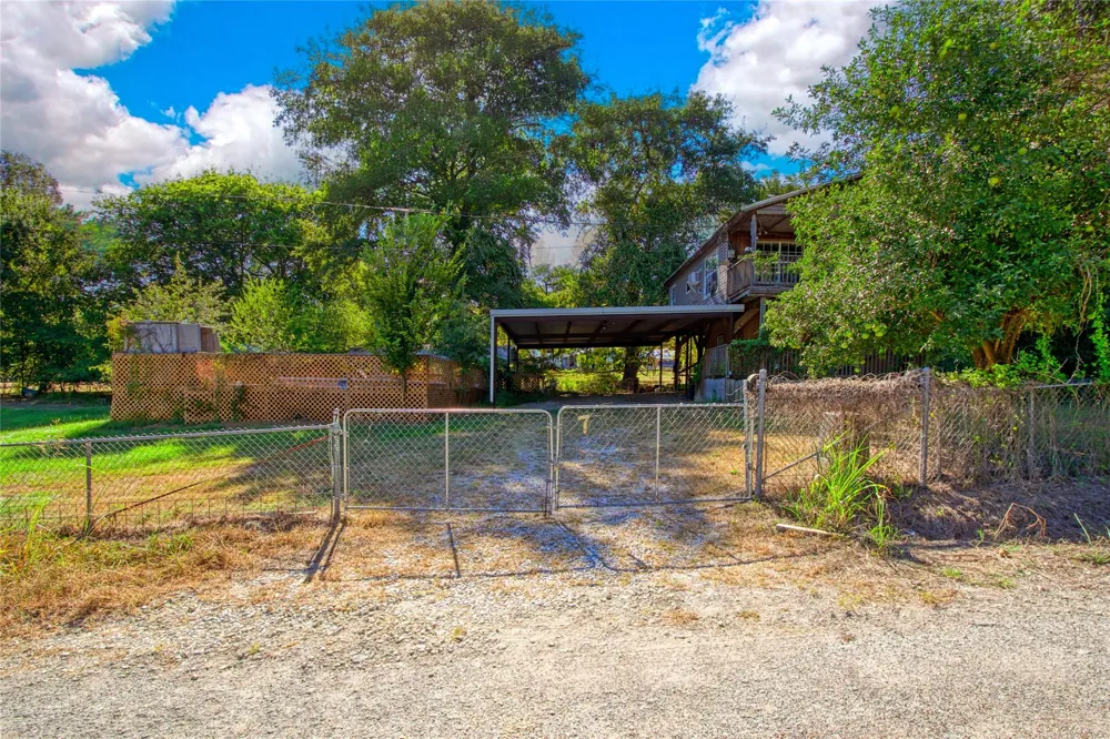 7 Lee Drive Huntsville, TX 77320