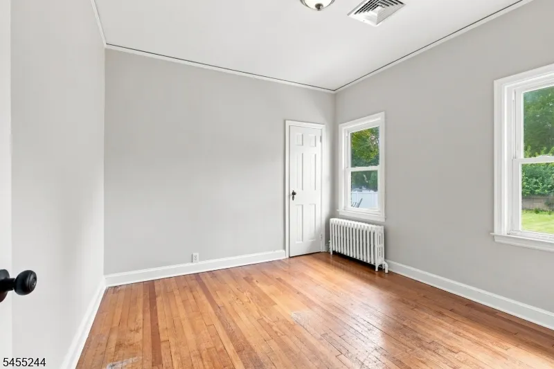 133 Warrenville Rd Green Brook, NJ 08812
