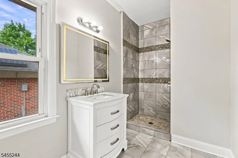 133 Warrenville Rd Green Brook, NJ 08812