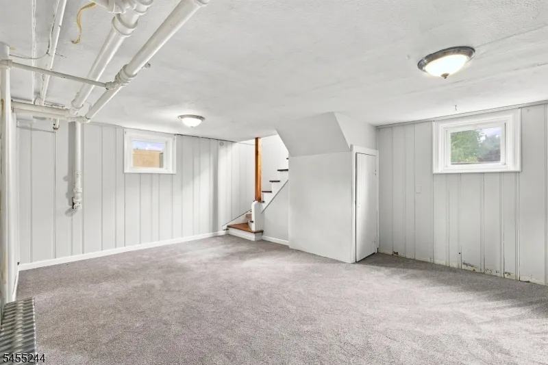 133 Warrenville Rd Green Brook, NJ 08812