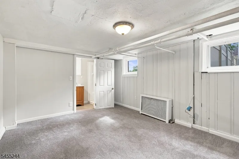 133 Warrenville Rd Green Brook, NJ 08812