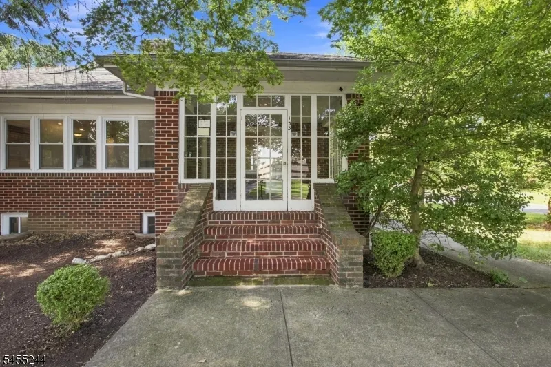 133 Warrenville Rd Green Brook, NJ 08812