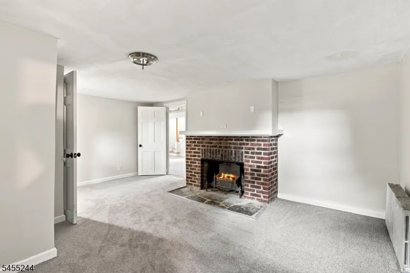 133 Warrenville Rd Green Brook, NJ 08812