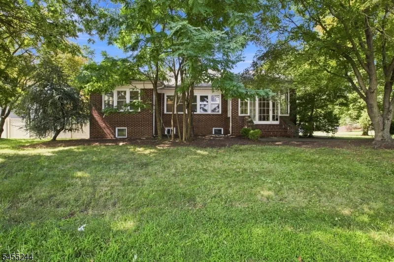 133 Warrenville Rd Green Brook, NJ 08812