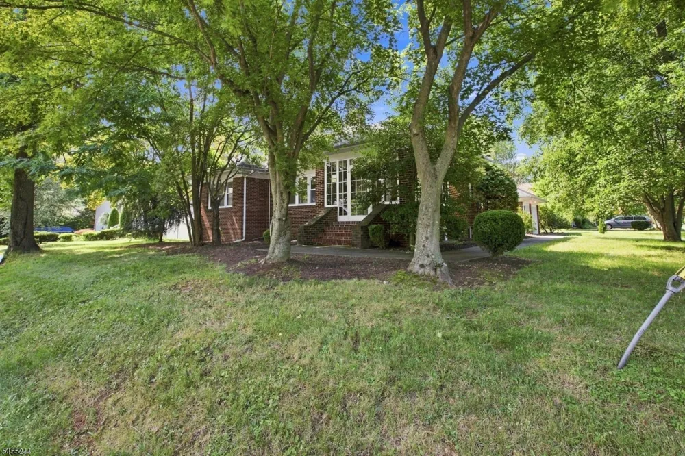 133 Warrenville Rd Green Brook, NJ 08812