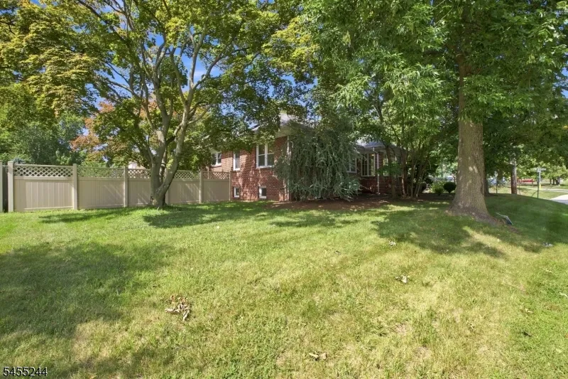 133 Warrenville Rd Green Brook, NJ 08812