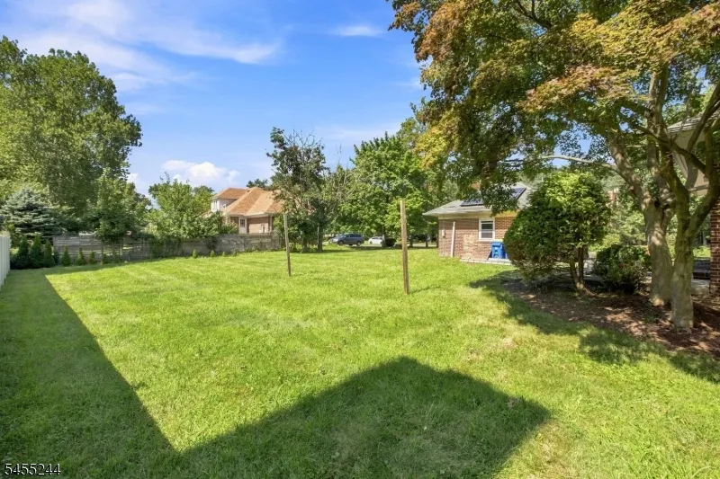 133 Warrenville Rd Green Brook, NJ 08812