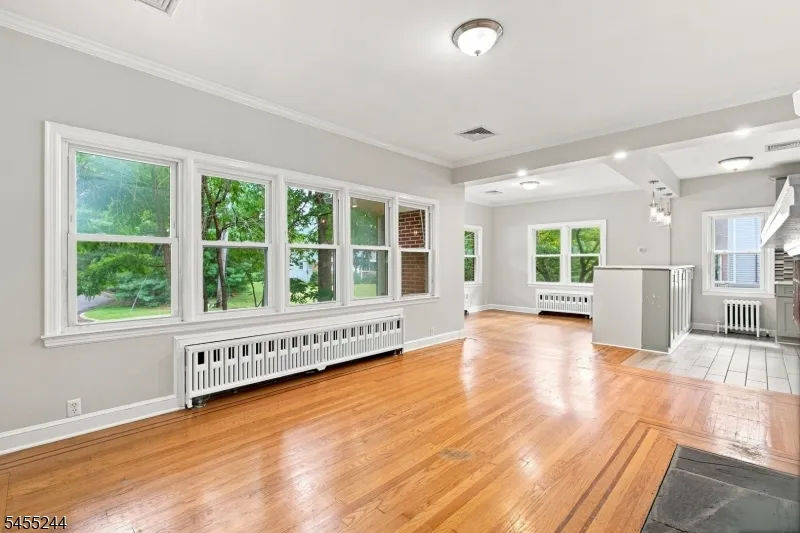 133 Warrenville Rd Green Brook, NJ 08812