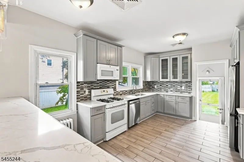 133 Warrenville Rd Green Brook, NJ 08812