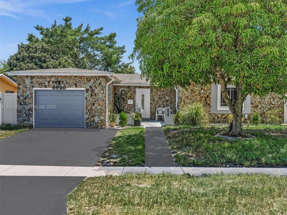 6520 SW 7th Ct North Lauderdale, FL 33068