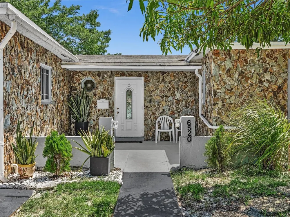 6520 SW 7th Ct North Lauderdale, FL 33068