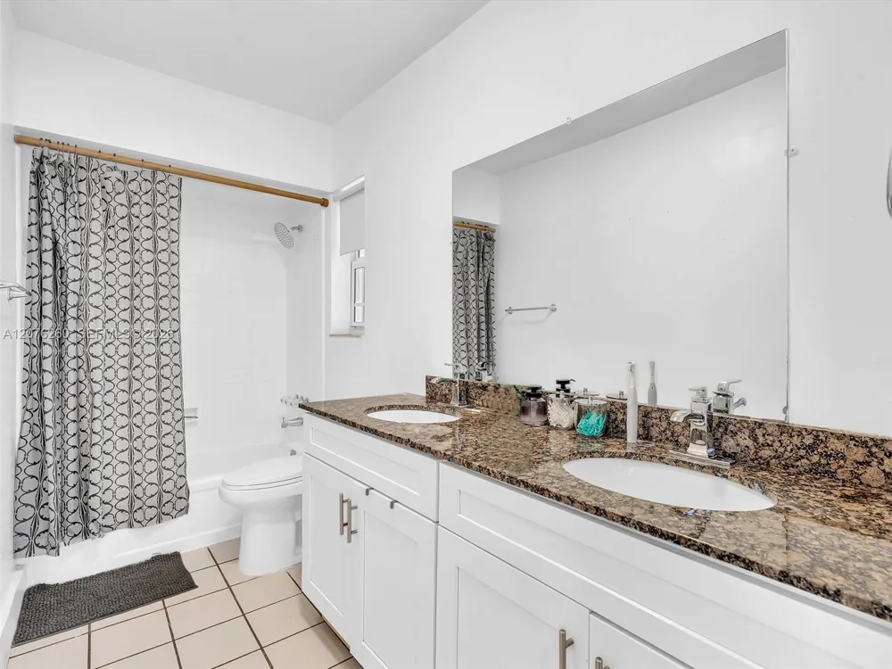 6520 SW 7th Ct North Lauderdale, FL 33068