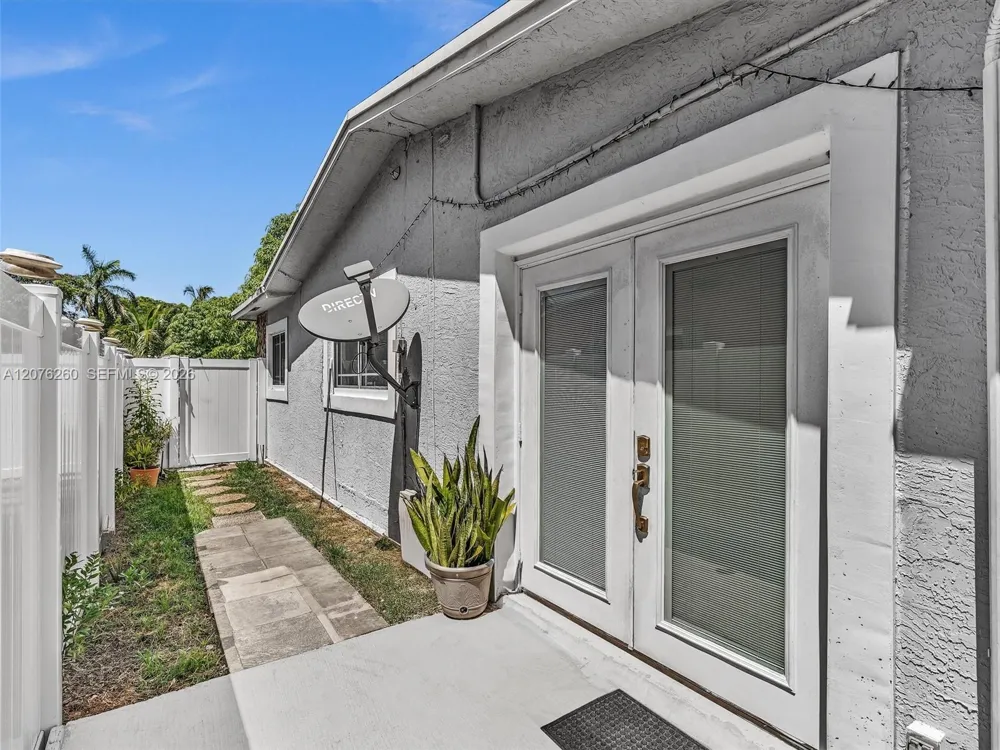 6520 SW 7th Ct North Lauderdale, FL 33068