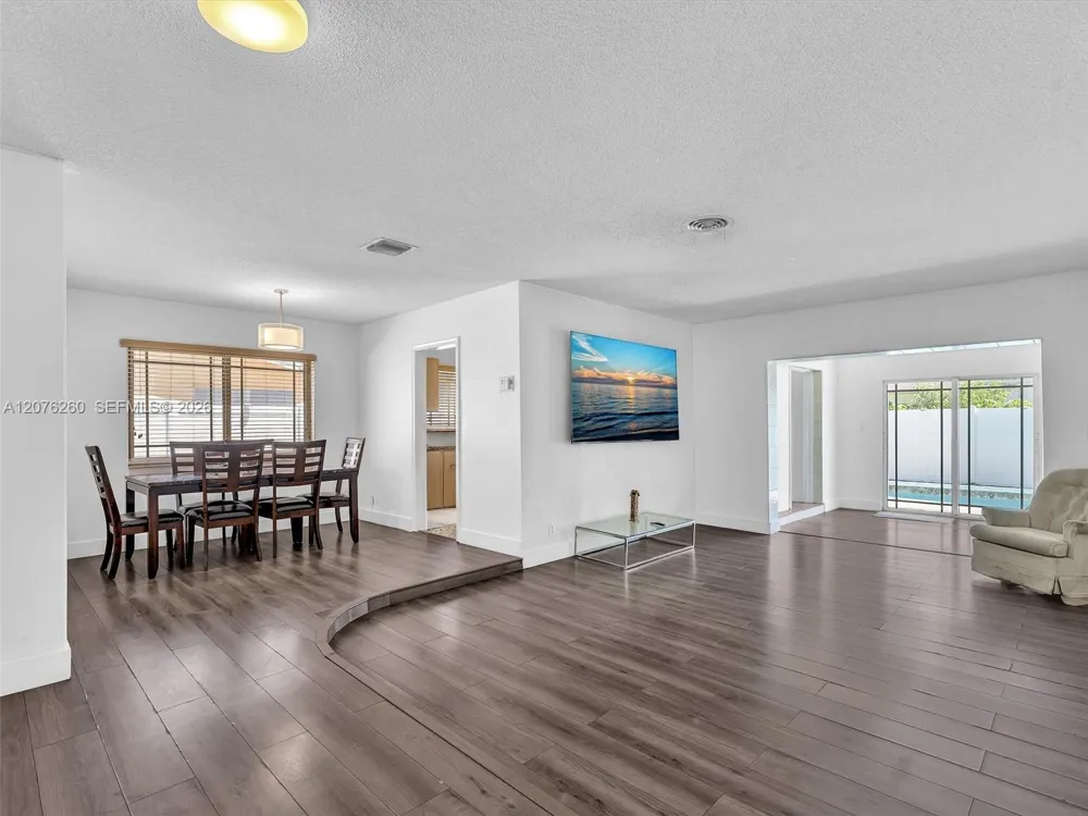 6520 SW 7th Ct North Lauderdale, FL 33068