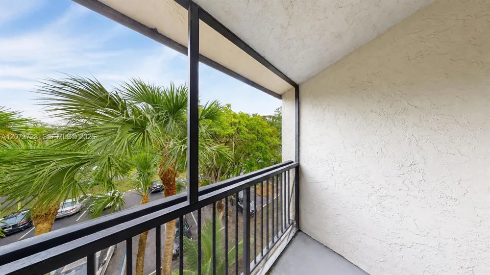 14201 Kendall Dr #401D Miami, FL 33186