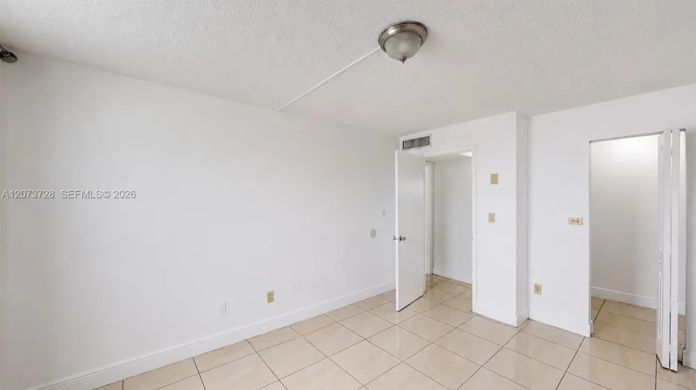 14201 Kendall Dr #401D Miami, FL 33186