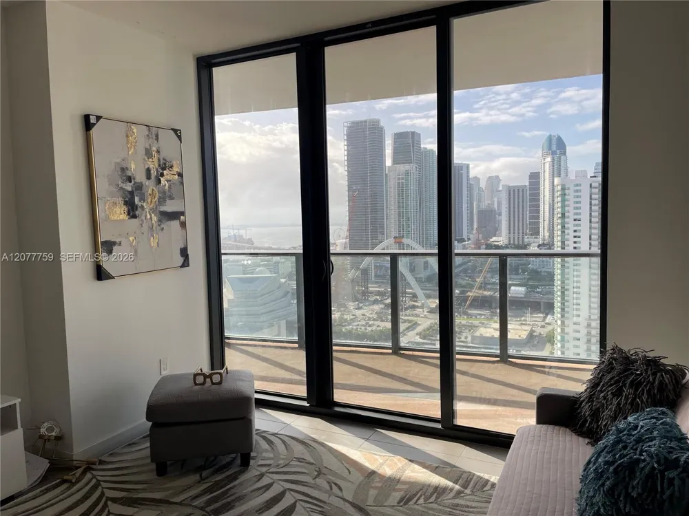 1600 NE 1st Ave #2909 Miami, FL 33132