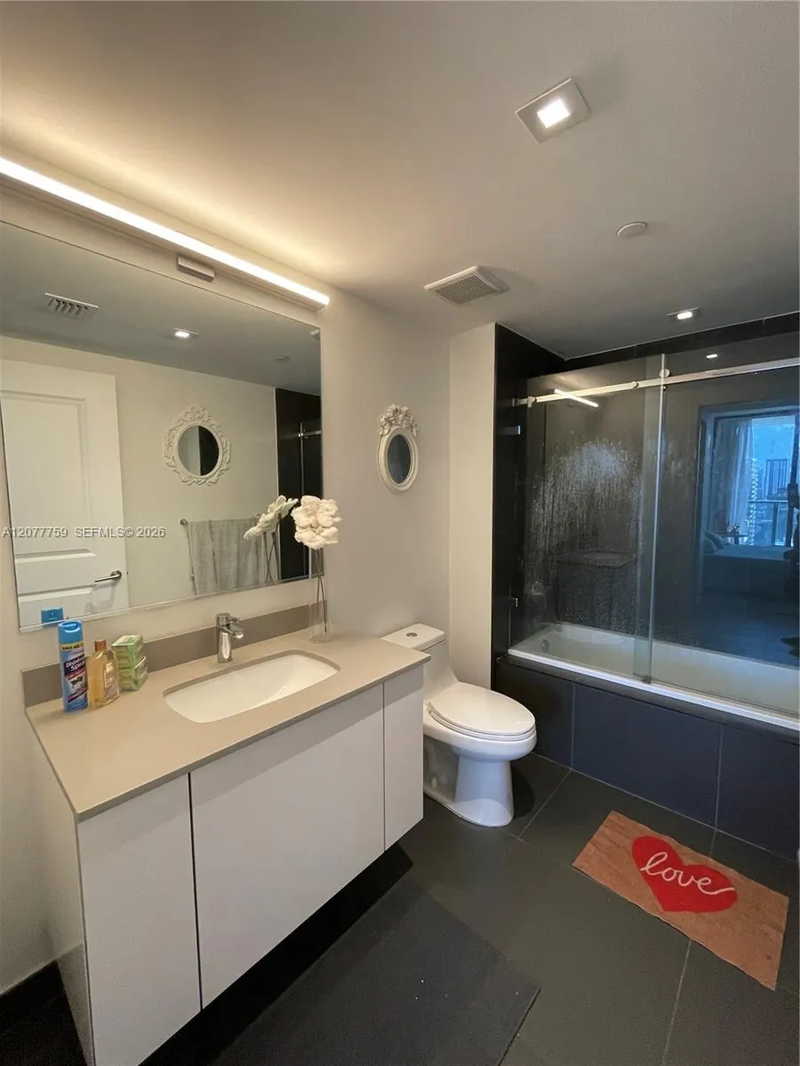 1600 NE 1st Ave #2909 Miami, FL 33132